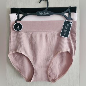 Delta Burke Intimates  Full Coverage Seamless Stretch 3 pc Underwear Set